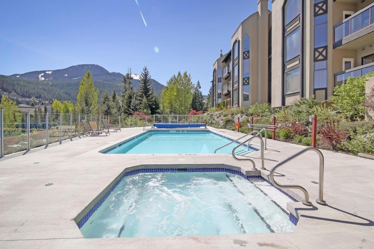 Ironwoods On Blueberry Hill By Whistler Blackcomb Vacation Rentals 外观 照片